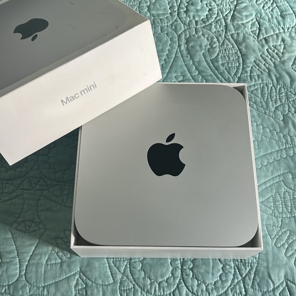 Mac mini M1 8GB Memory 512GB SSD - Picture 2 of 8